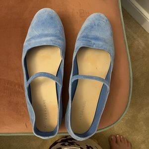 Light blue velvet pointed toe Everlane flats!